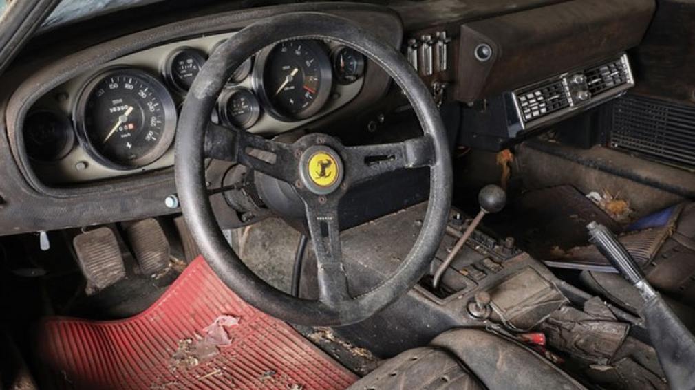 Encuentran una Ferrari única abandonada en un galpón en Japón