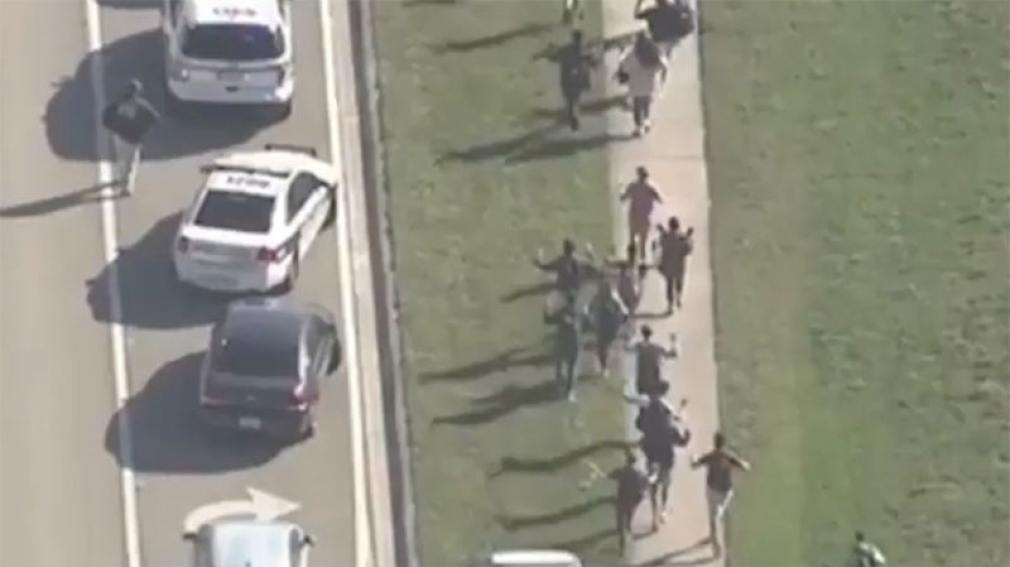 Mirá los videos del momento del tiroteo en una escuela de Florida