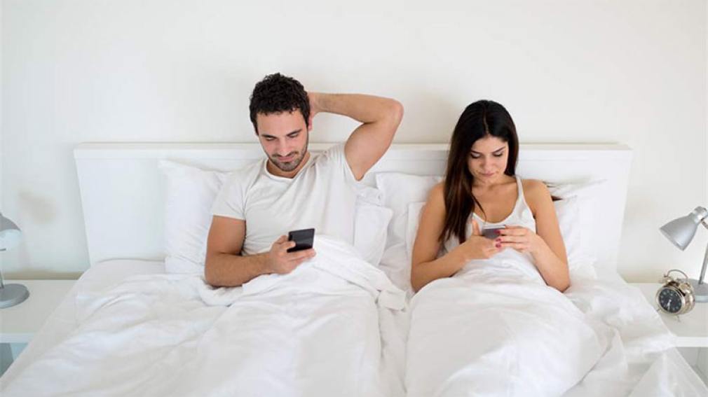 Un estudio asegura que el celular empeora la relación de pareja