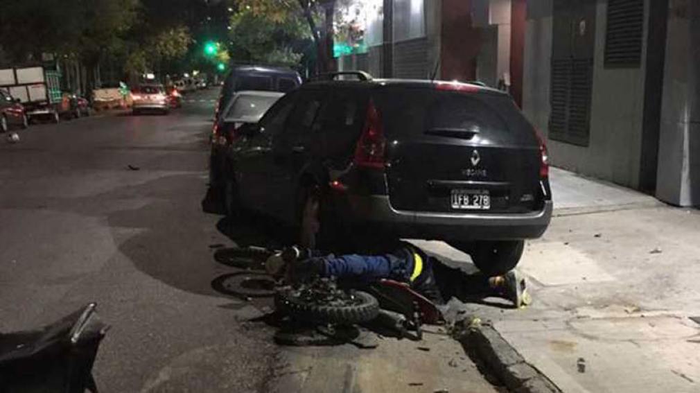 Dos bailarinas eróticas persiguieron, atropellaron y mataron a un motochorro