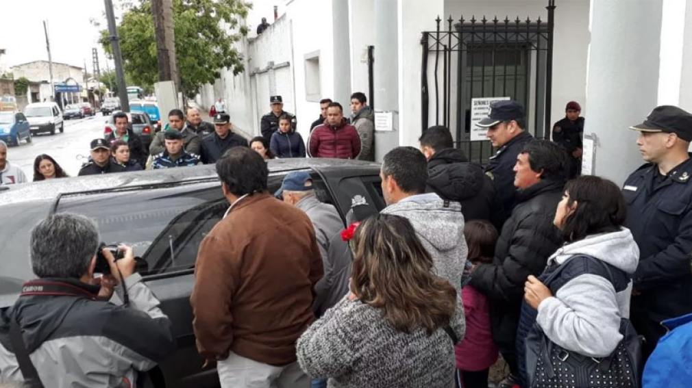 Entre lágrimas e indignación, despidieron los restos de Sheila Ayala