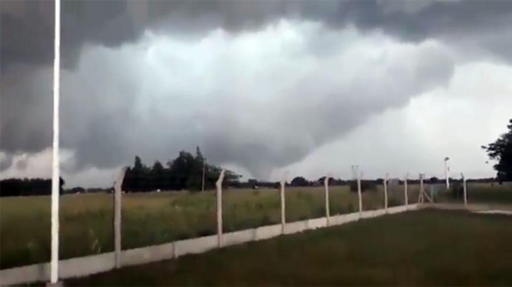 Impactantes imágenes de un tornado en Santa Fe