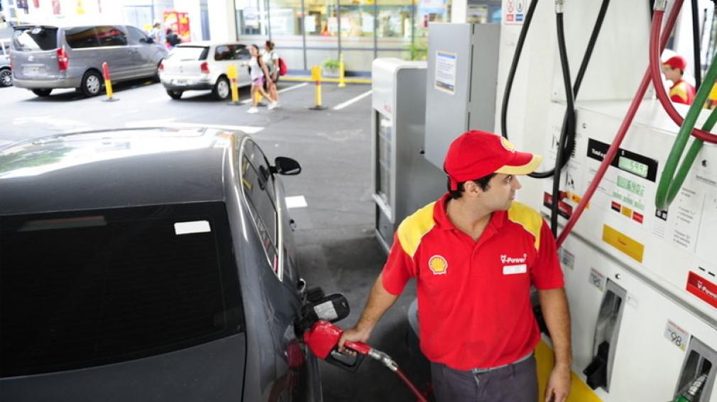 Shell rebajará un 4,5% sus precios desde la medianoche