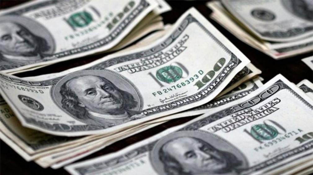 El dólar cayó por tercera vez consecutiva y cerró a 40 pesos