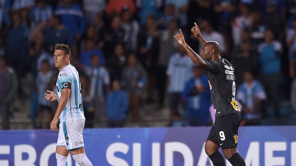 Racing perdió por penales ante Corinthians y se despidió de la Sudamericana