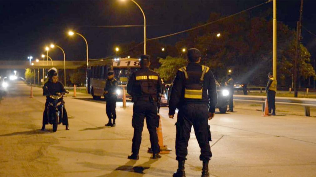 Operativos viales en Capital y Banda: en tres horas retuvieron 21 vehículos