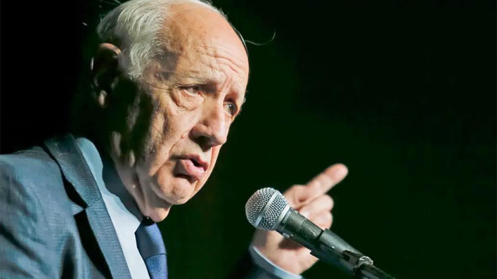 Roberto Lavagna promete baja de impuestos si es presidente