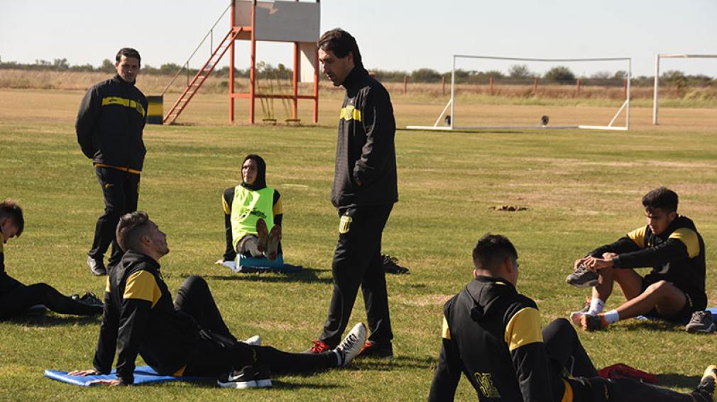 Mitre arrancó la pretemporada con caras nuevas