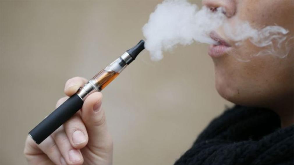 Kroger y Walgreens se unen a Walmart y dejarán de vender cigarrillos electrónicos