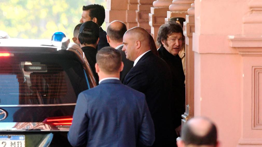 El Gobierno volvió a criticar al kirchnerismo tras los incidentes en el Congreso: 'Violencia organizada'