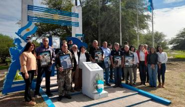 Añatuya: emotivo acto en homenaje a los Veteranos y Caídos en Malvinas
