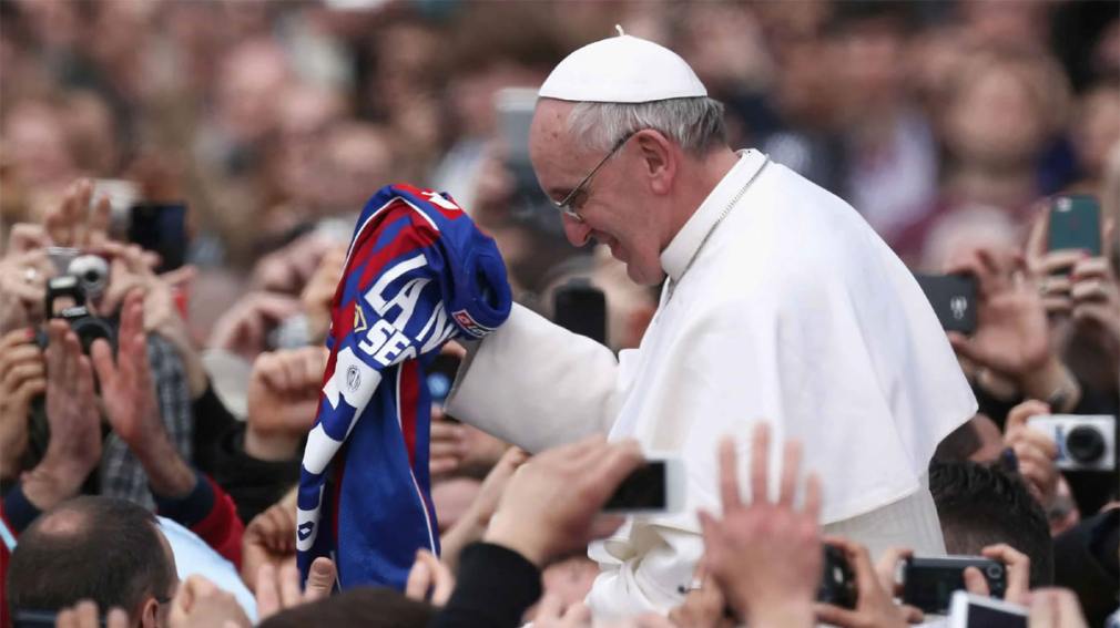 El Papa Francisco, el fanático de San Lorenzo que llevó su pasión al Vaticano