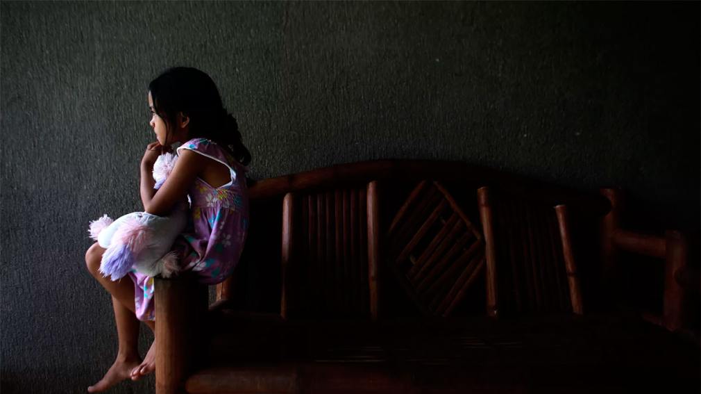 La Policía intervino en un impactante caso de abandono infantil frente a una escuela bandeña