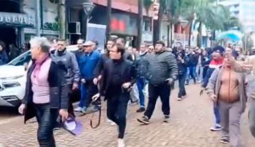 “Milei, nos prometiste otra cosa”: la hermana del presidente y Martín Menem fueron increpados en Misiones